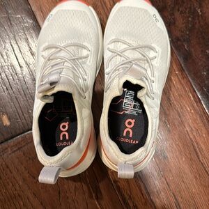 On Kids’ cloudleap sneakers 11M ( ivory/ flame